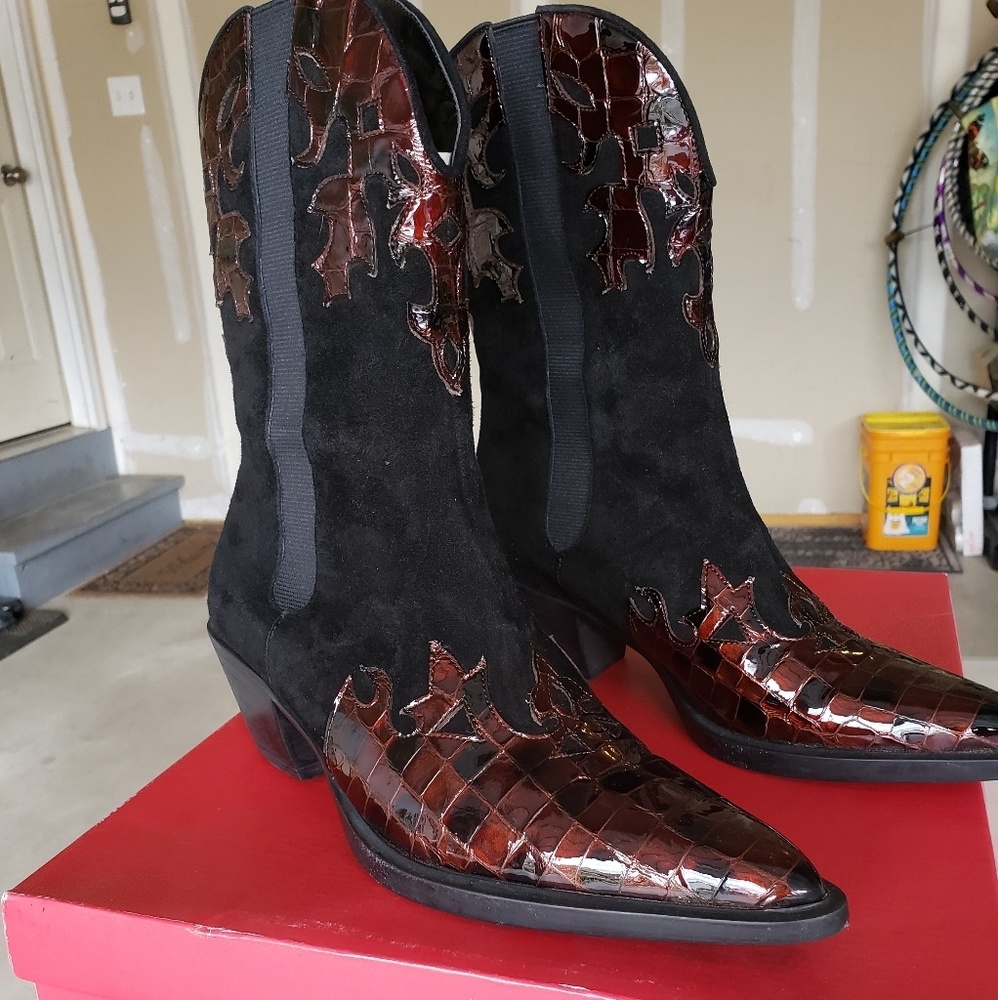 Size 9.5 Vaneli Cowboy boot